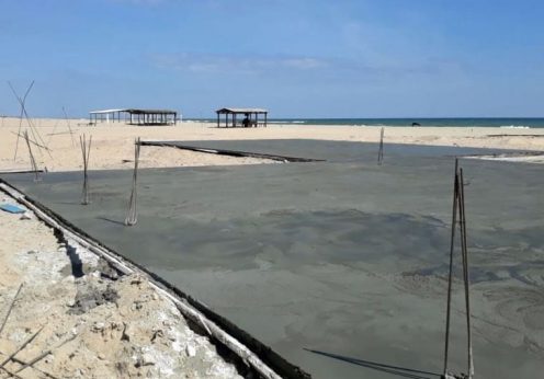Пляж в Затоке залили бетоном