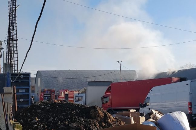 Под Одессой в районе рынка «7 км» горели склады