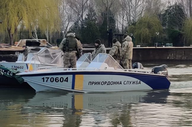 Одесская область: браконьер бросился с ножом на пограничника, защищая крупный улов