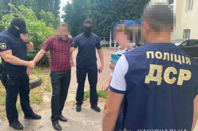 В Одессе чиновника задержали при получении взятки