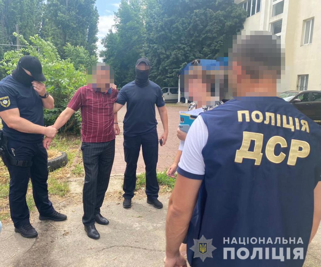 В Одессе чиновника задержали при получении взятки