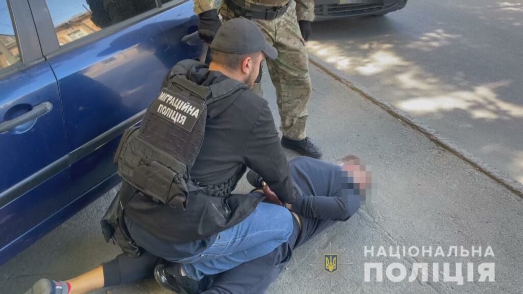 иностранцы обворовывали элитные авто в Одессе