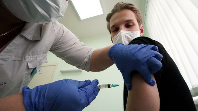 МОЗ официально утвердил список противопоказаний для вакцинации от COVID-19