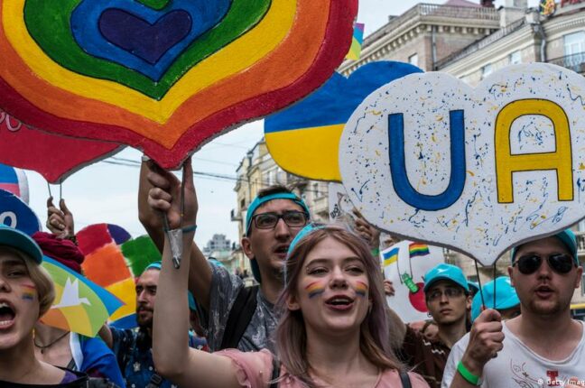 В Украине хотят штрафовать за пропаганду "педофилии, гомосексуализма и трансгендеризма"