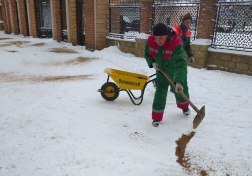 Мэрия грозит штрафами предпринимателям за неубранный снег