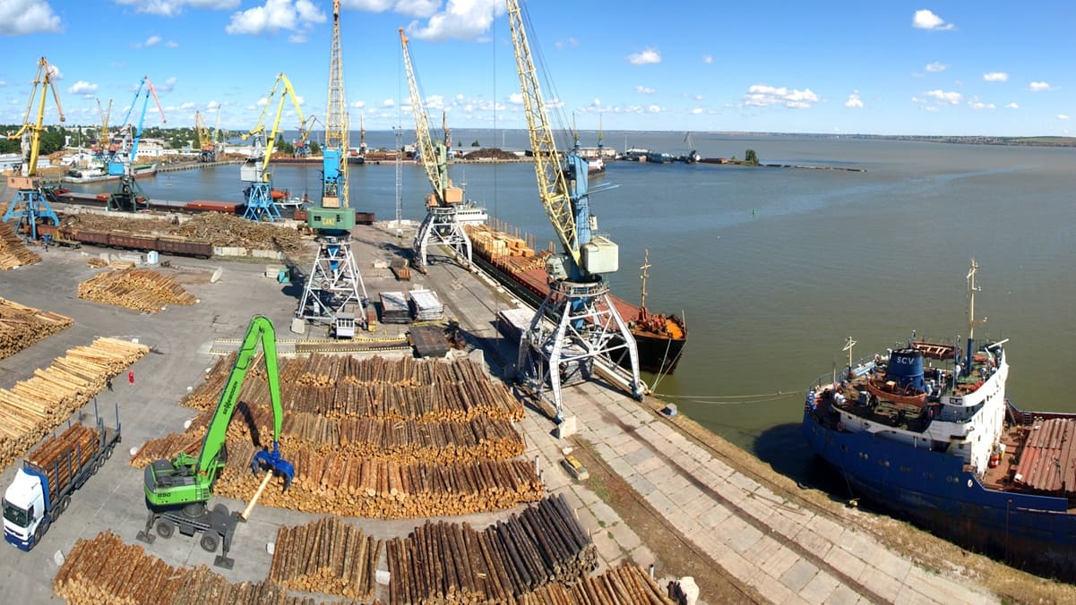 Порт в Одесской области продал имущество, чтобы раздать долги по зарплате