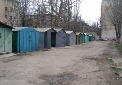 В Одессе проверят законность установки гаражей во дворах