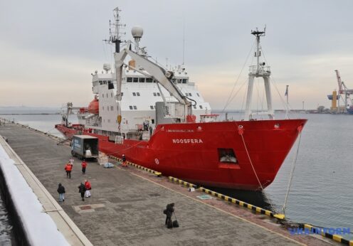 Из Одессы в Антарктику отправилось судно "Ноосфера"