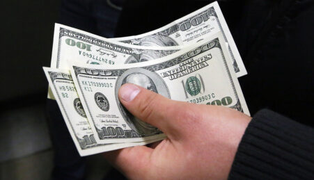 В Одессе продолжает расти курс доллара