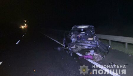 На трассе Одесса-Киев несколько раз опрокинулся автомобиль — пострадала семья