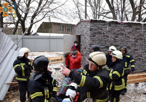 В Одессе стена дома обрушилась на рабочих: один человек погиб