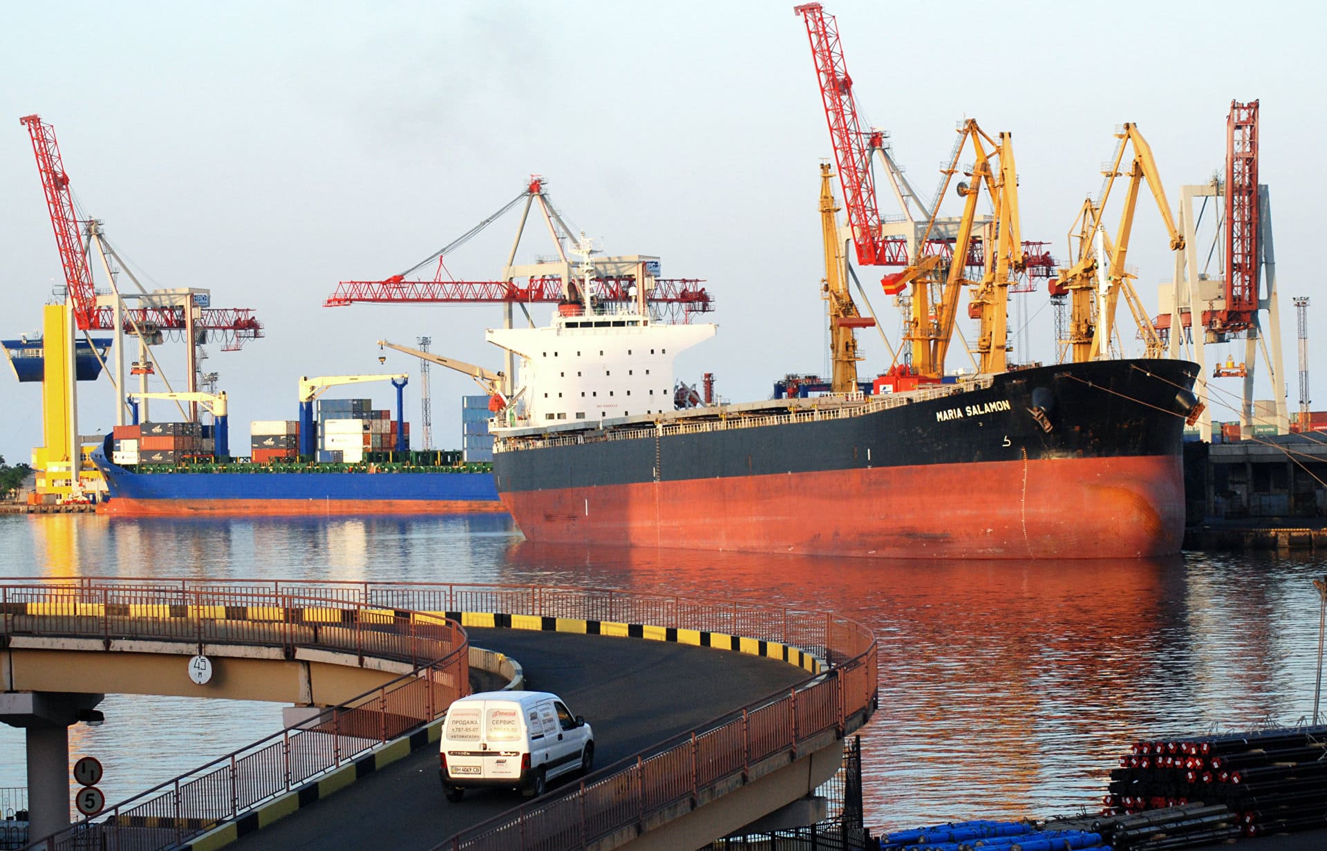 Чиновника морского порта Одессы будут судить из-за убытков более чем в 2 миллиона гривен