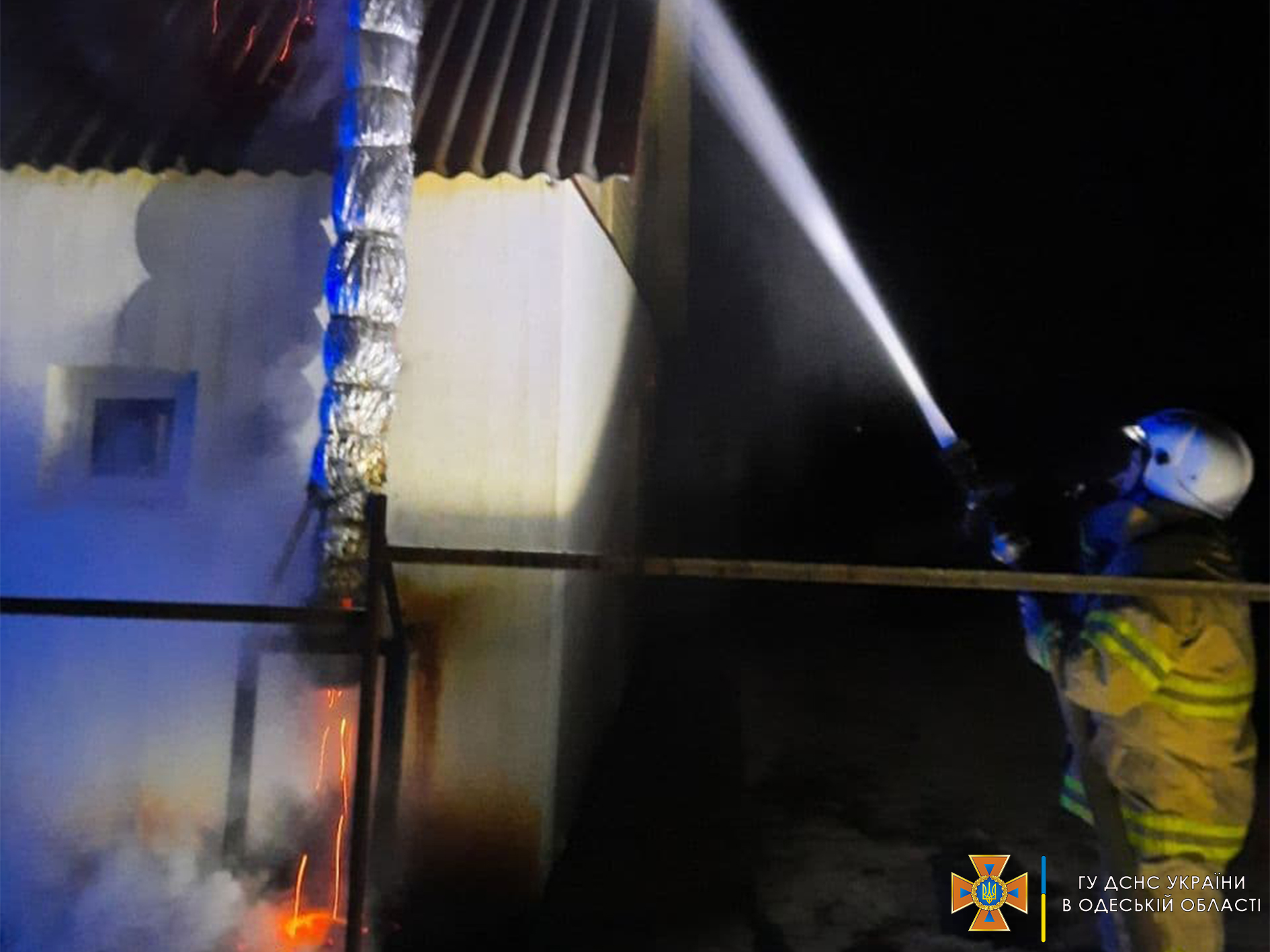 Спасатели ликвидировали возгорание жилого дома в Подольске
