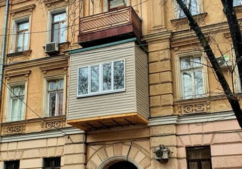 В Одессе памятник архитектуры "украсили" вагонкой