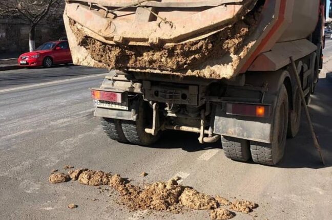 в Одессе оштрафовали водителя грузовика
