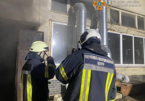Во время пожара на заводе в Одессе пострадал мужчина