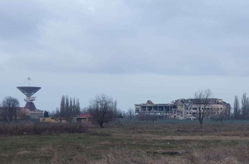 По военному комплексу в районе Великодолинского был нанесен ракетный удар