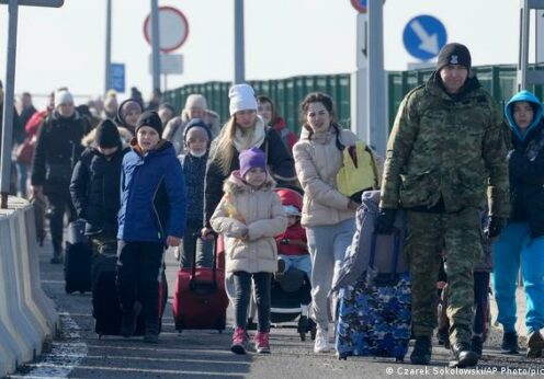 По данным Госпогранслужбы, за сутки 9 марта государственную границу Украины на западном участке пересекли около 118 тысяч человек и около 16 тысяч транспортных средств.