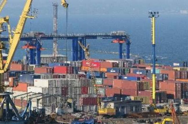 Одесский морской порт возобновил выпуск контейнеров с продовольственными товарами