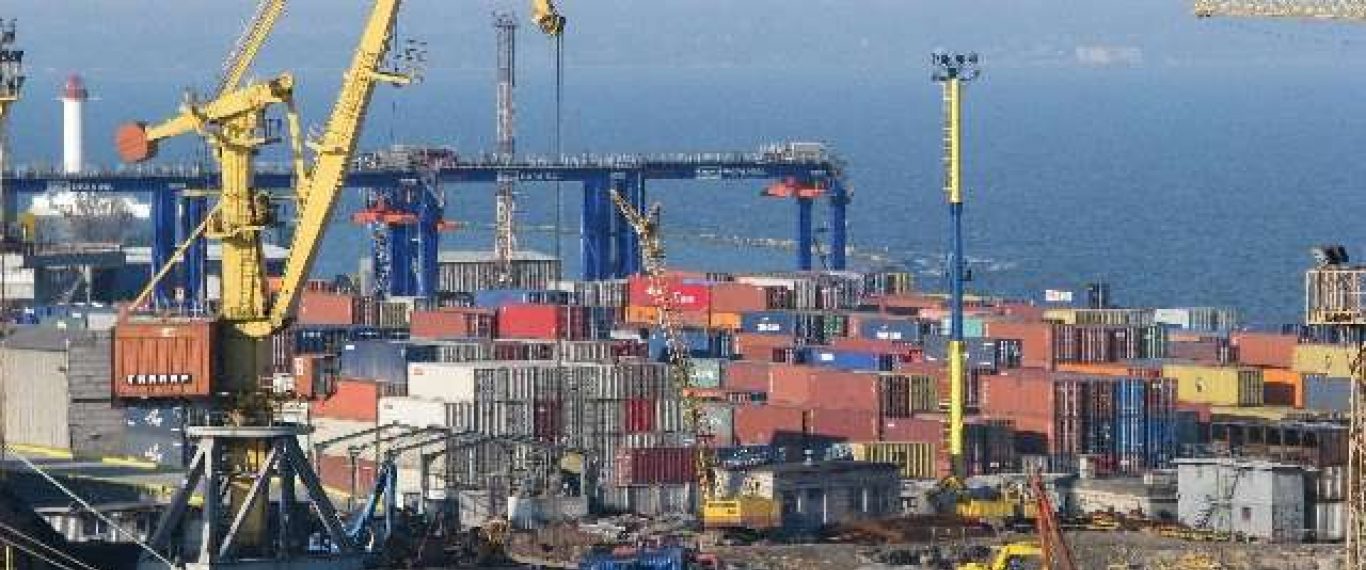 Одесский морской порт возобновил выпуск контейнеров с продовольственными товарами