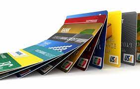 Приватбанк продлил действие всех платежных карт