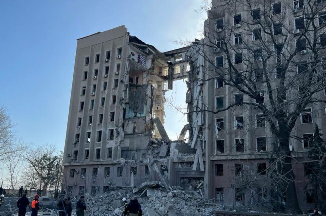 9-этажное здание Николаевской областной государственной администрации пробито насквозь
