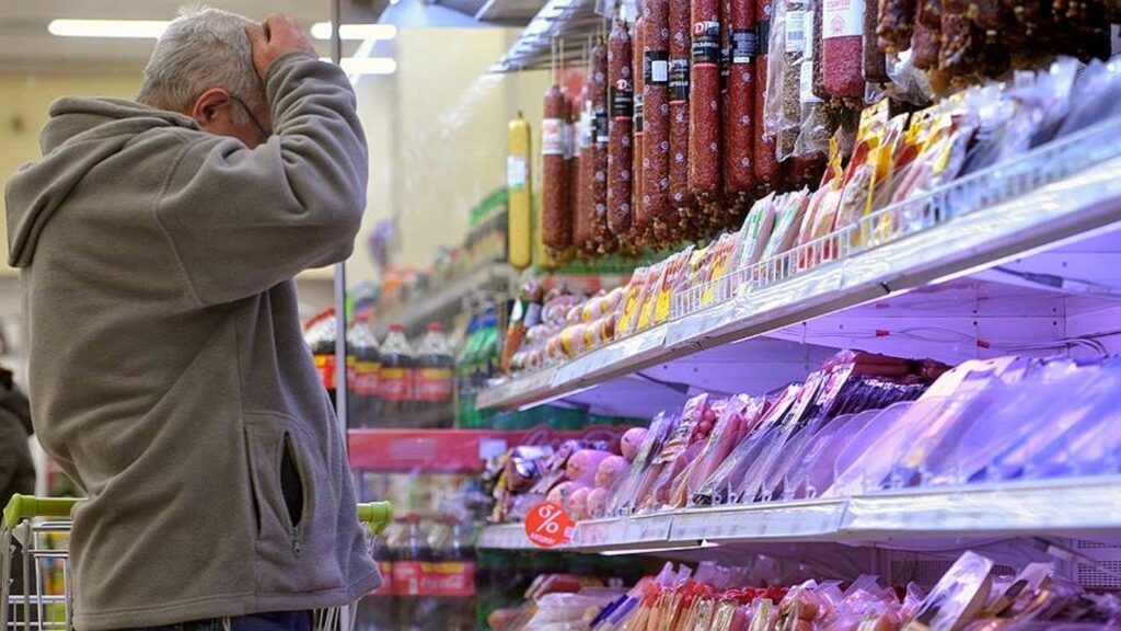 Украинцы жалуются на рост цен на все продовольственные товары