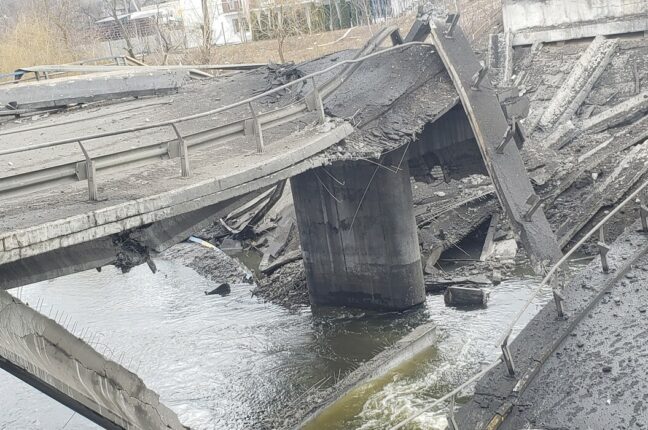На реконструкцию разрушенных дорог и мостов понадобится четыре года