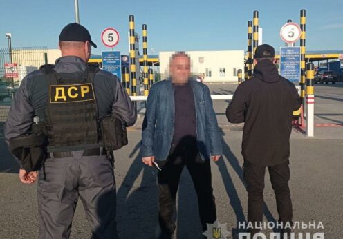 Одесские полицейские принудительно выдворили за пределы страны «уголовного авторитета»