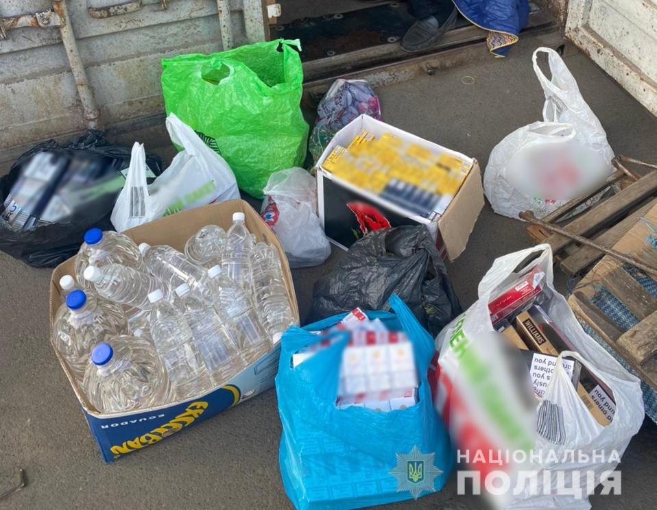 В Одесской области у женщины обнаружили сомнительные сигареты и алкоголь на более чем 90 тысяч гривен