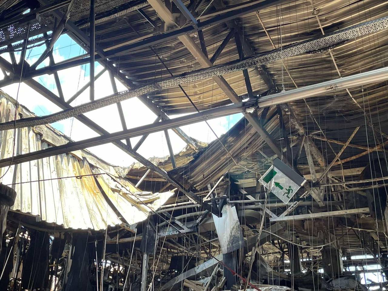 разрушенный ТРЦ в Фонтанке