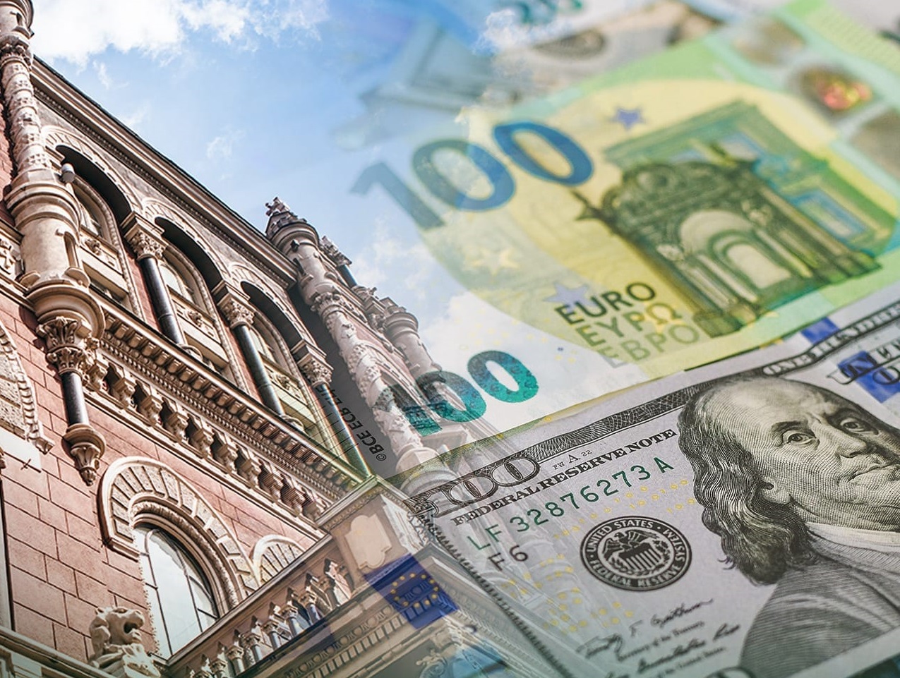 Нацбанк України скорректировал официальный курс гривны к доллару США