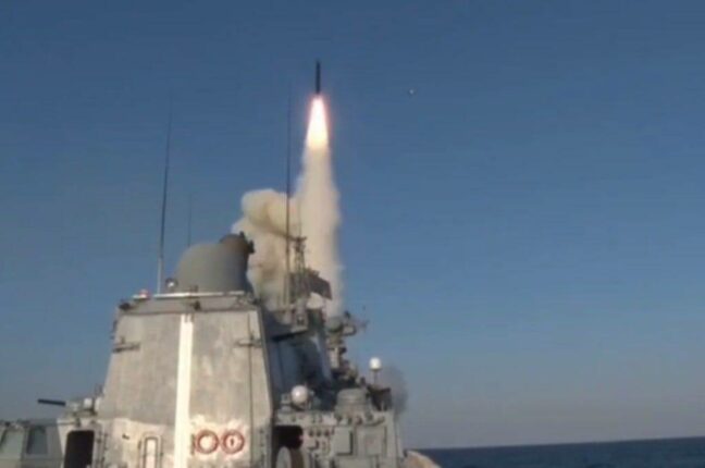 Оккупанты уменьшили количество ракетоносителей в Черном море вдвое