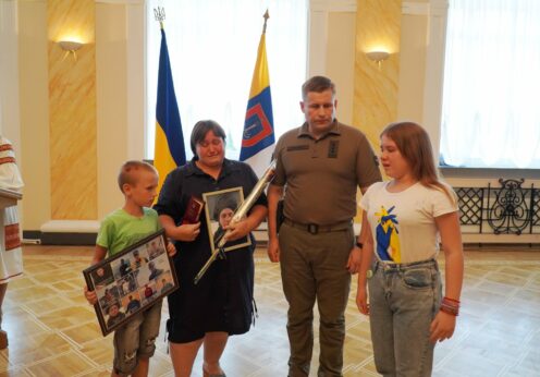 В Одесі двом родинам загиблих військовослужбовців вручили ключі від квартир