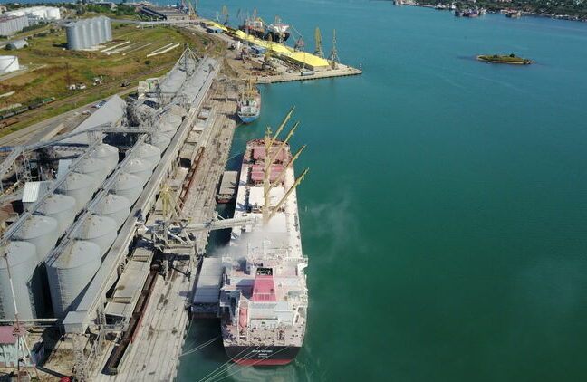 Чорноморський порт завантажить продовольством ще два судна
