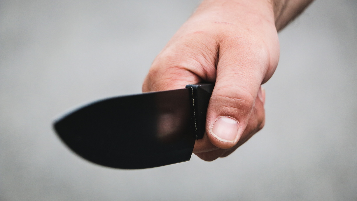 Одесит вдарив ножем жінку за відмову поновити стосунки