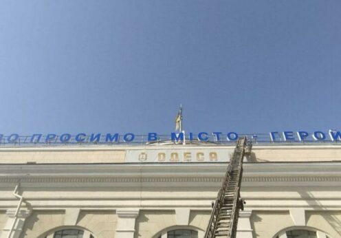Радянську символіку з будівлі Одеського залізничного вокзалу таки знімуть