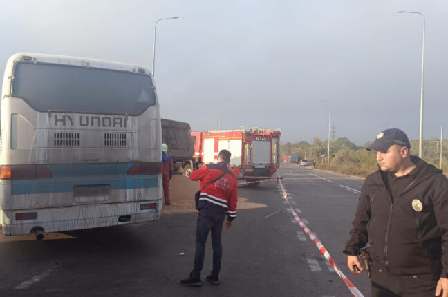 На автодорозі Одеса – Южне пасажирський автобус зіткнувся із фурою