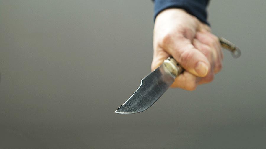 20-річний житель Подільська з ножем напав на перехожого