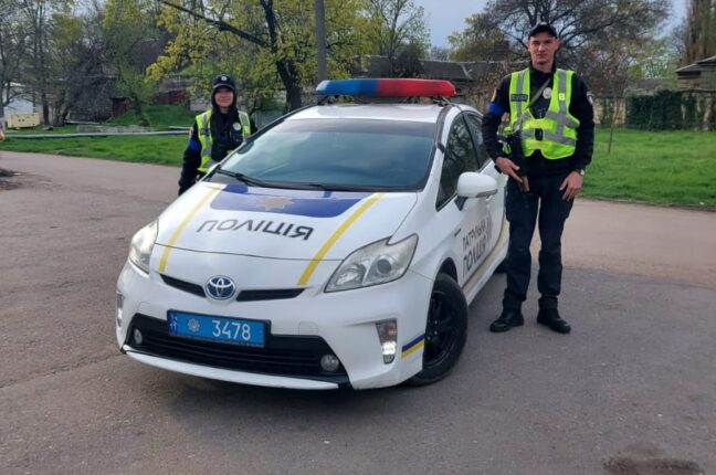 Одеські патрульні оперативно супроводили авто з хворою дитиною до лікарні
