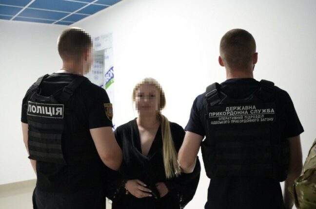 В Одесі дівчина вербувала одеситок для зайняття проституцією за кордоном