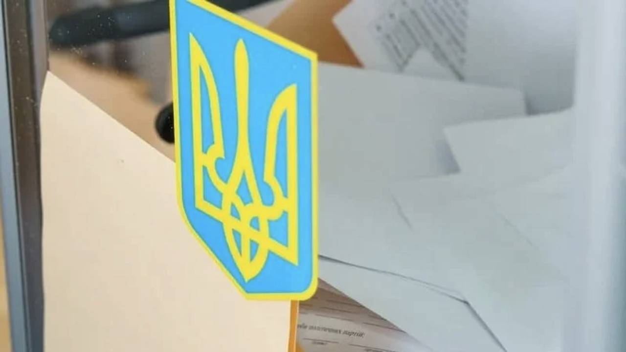 Українці проти виборів під час війни