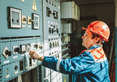 Енергетики ДТЕК Одеські електромережі продовжують ліквідацію наслідків негоди, що вирує на Одещині з вечора 25 листопада.