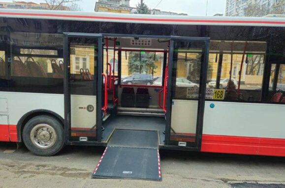 безбар'єрність Одеса, безбарьерная среда Одесса, доступный транспорт для инвалидов, транспорт